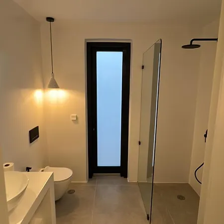 فيلة Mister X Private Naxos City